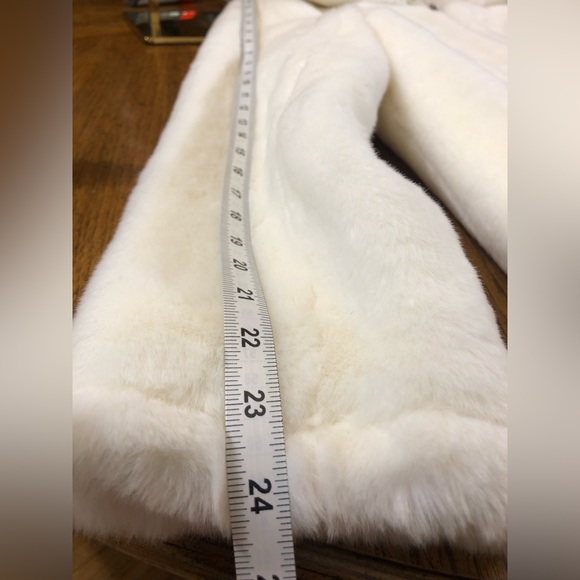 Vintage Braetan Faux Fur Coat in Bone Women’s Medium - Picture 7 of 9